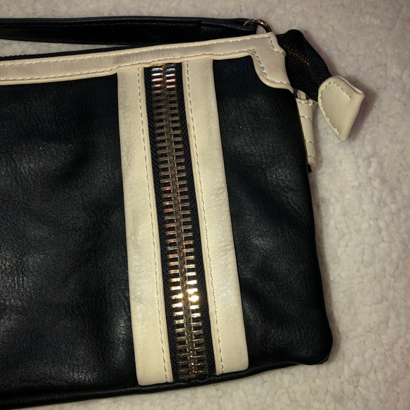Big Buddha Crossbody Bag - Picture 15 of 16
